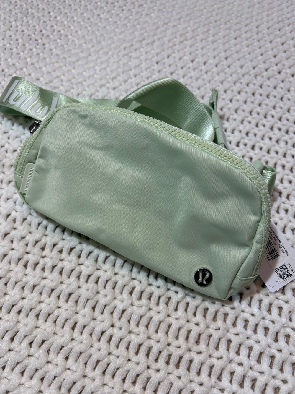 lululemon kohlrabi green everywhere belt bag *wordmark